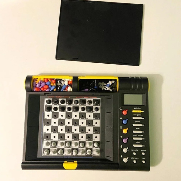 Vintage 1999 Saitek Electronic 4 in 1 Game Chess Checkers Line of 4  Top Mind - Picture 5 of 16